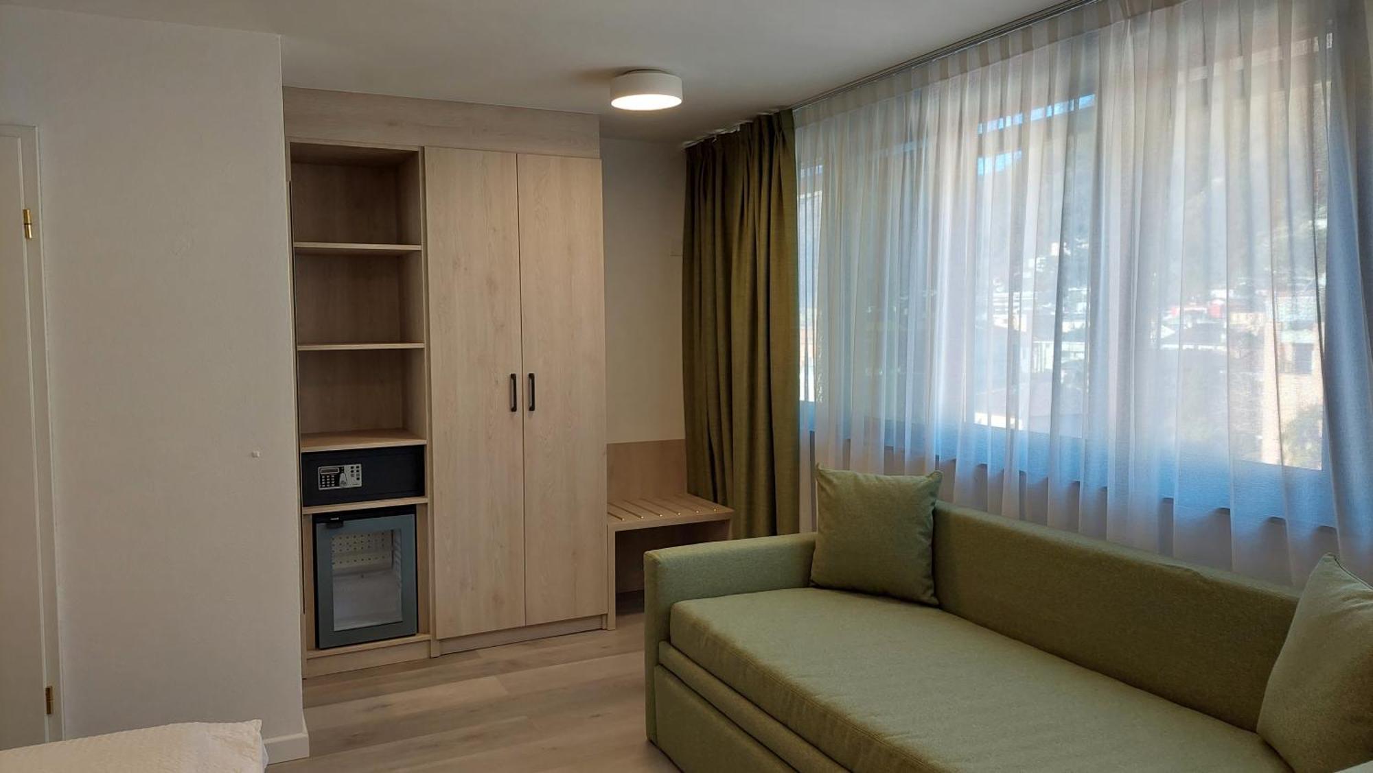 Hotel Nessi โลการ์โน ภายนอก รูปภาพ